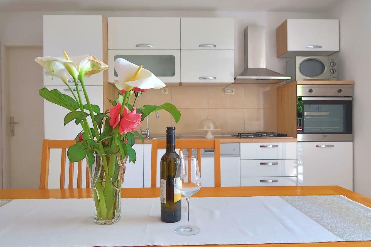 Studio Apartman Mia Stobrec Ngoại thất bức ảnh