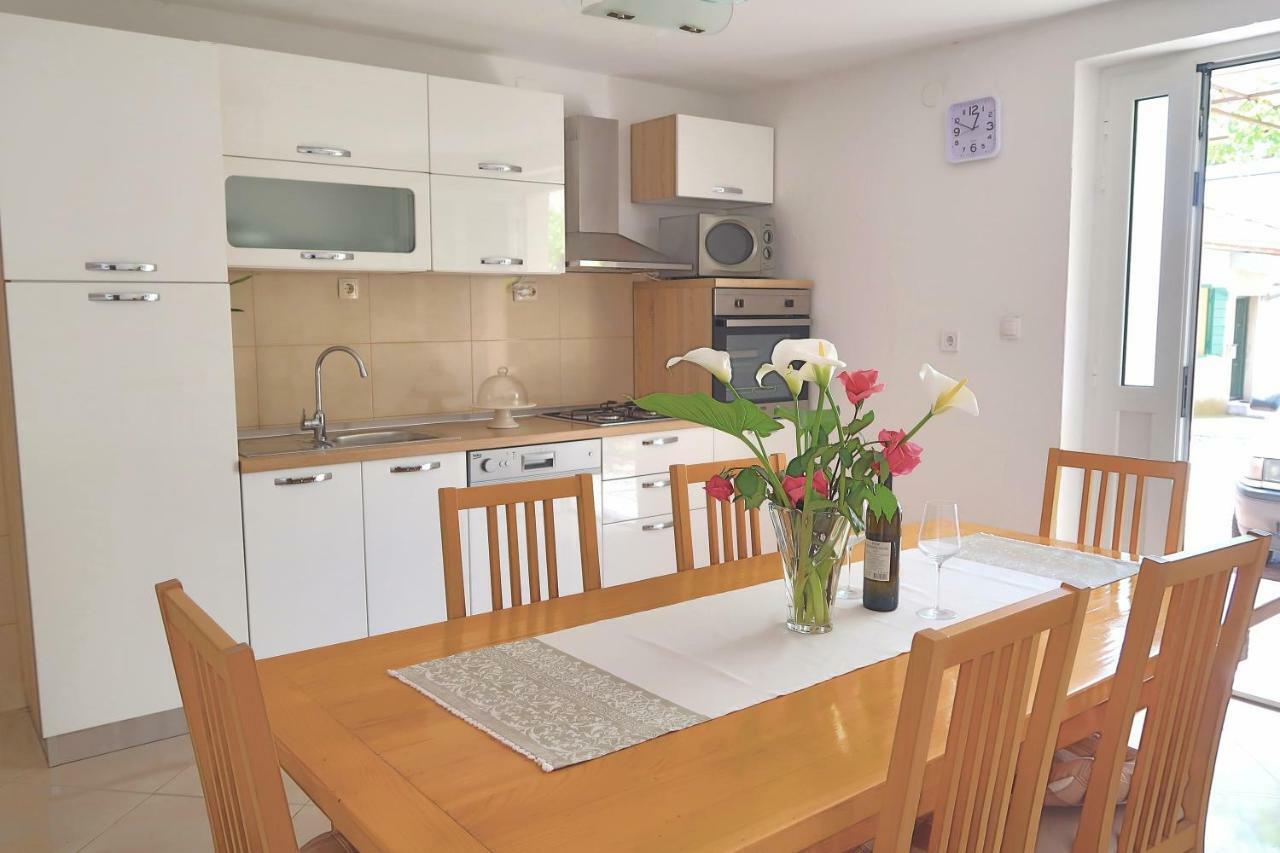 Studio Apartman Mia Stobrec Ngoại thất bức ảnh