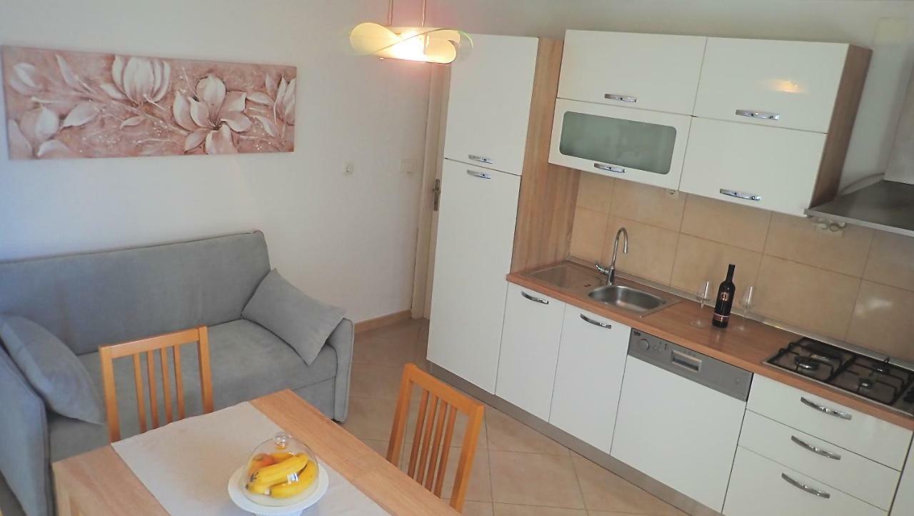 Studio Apartman Mia Stobrec Ngoại thất bức ảnh